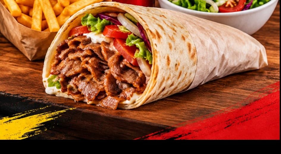 Dana döner dürüm tanıtım görseli, patates ve salata